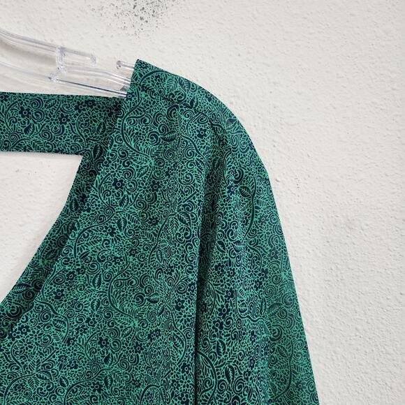 Cabi Floral Long Sleeve V-Neck Sheer Work Blouse Green Career Wear Size Medium - Picture 8 of 11